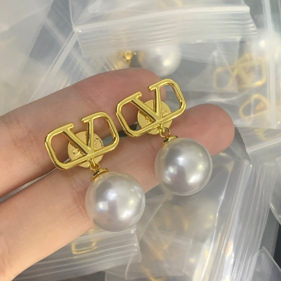 Valentino Earring Studs